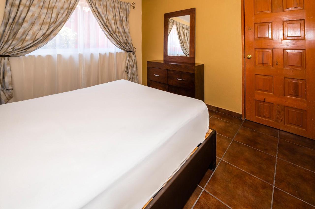 Capital O Villas San Francisco Hotel Huichapan Kültér fotó